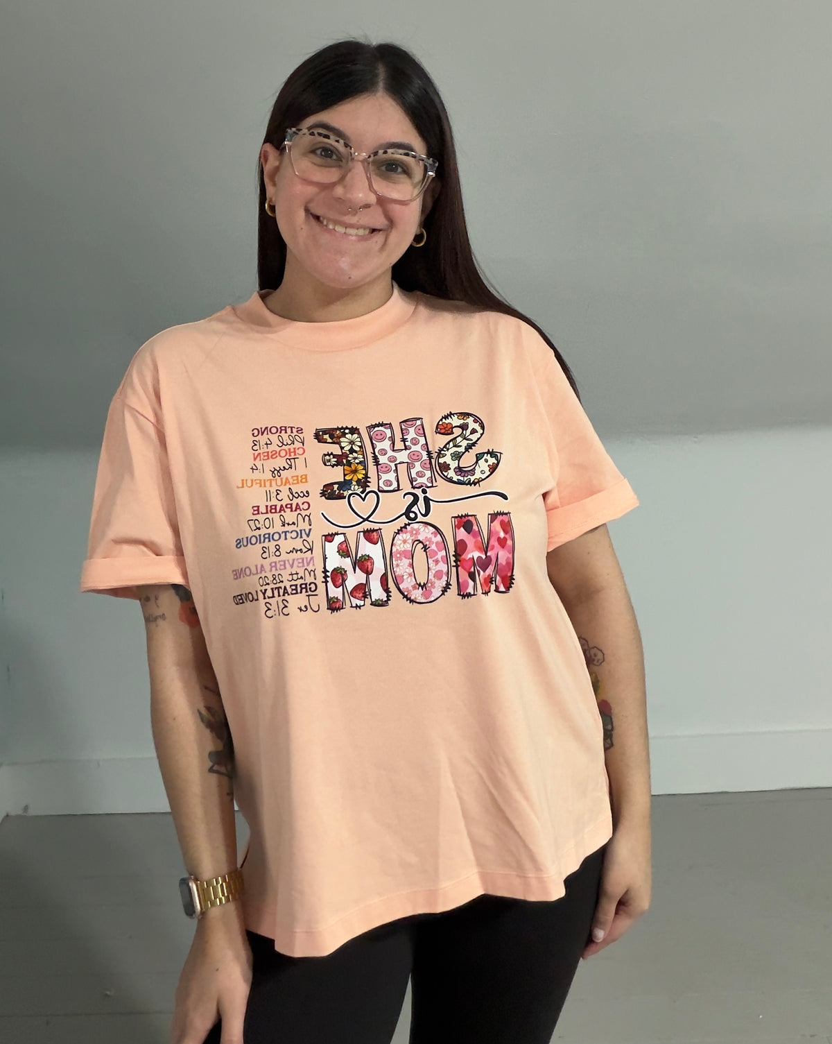 She Is Mom đź©· | Oversized Woman T-Shirt